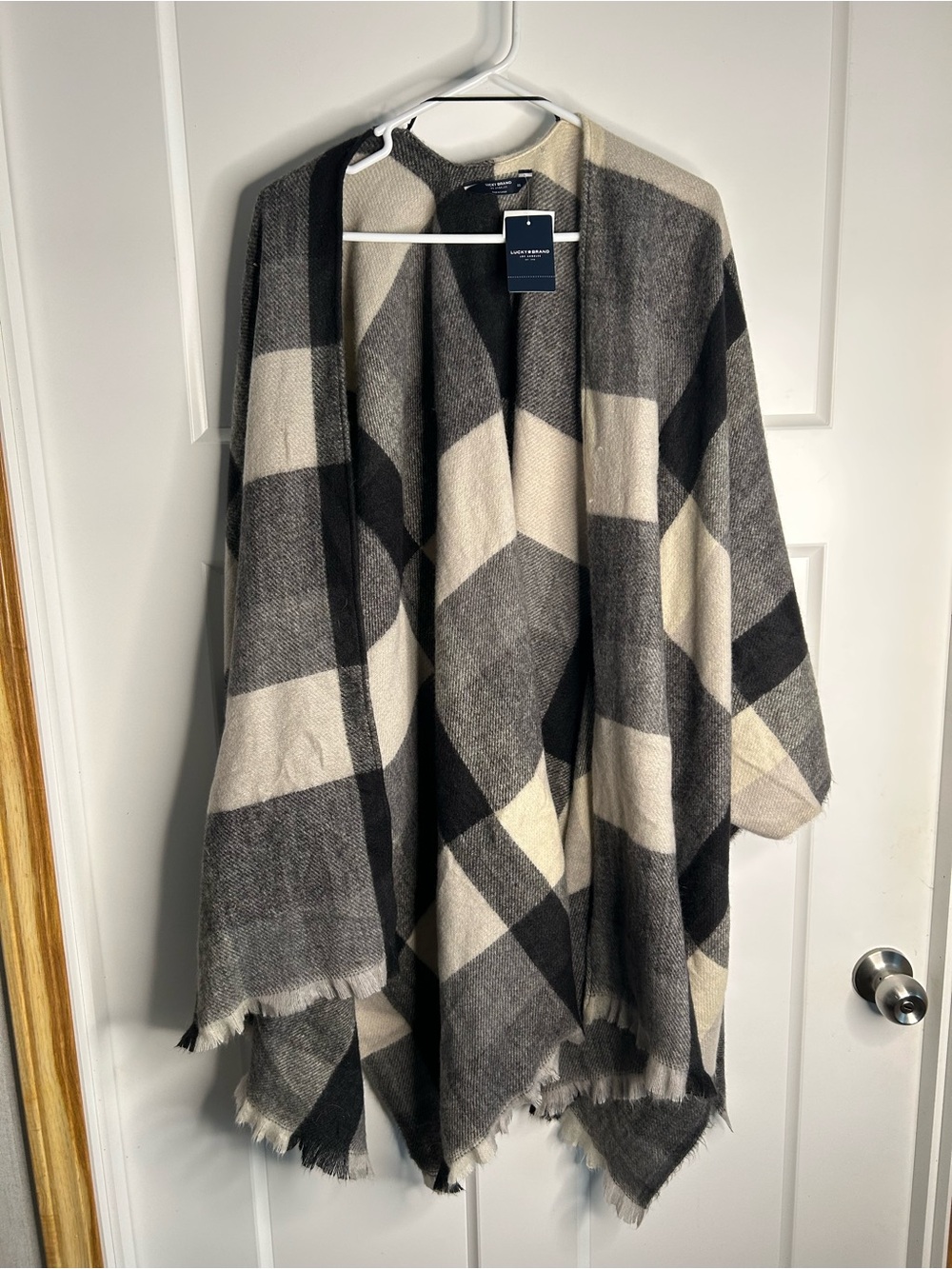 Lucky Brand Women’s Os Plaid Wrap Black White Cabin Country New 4669
